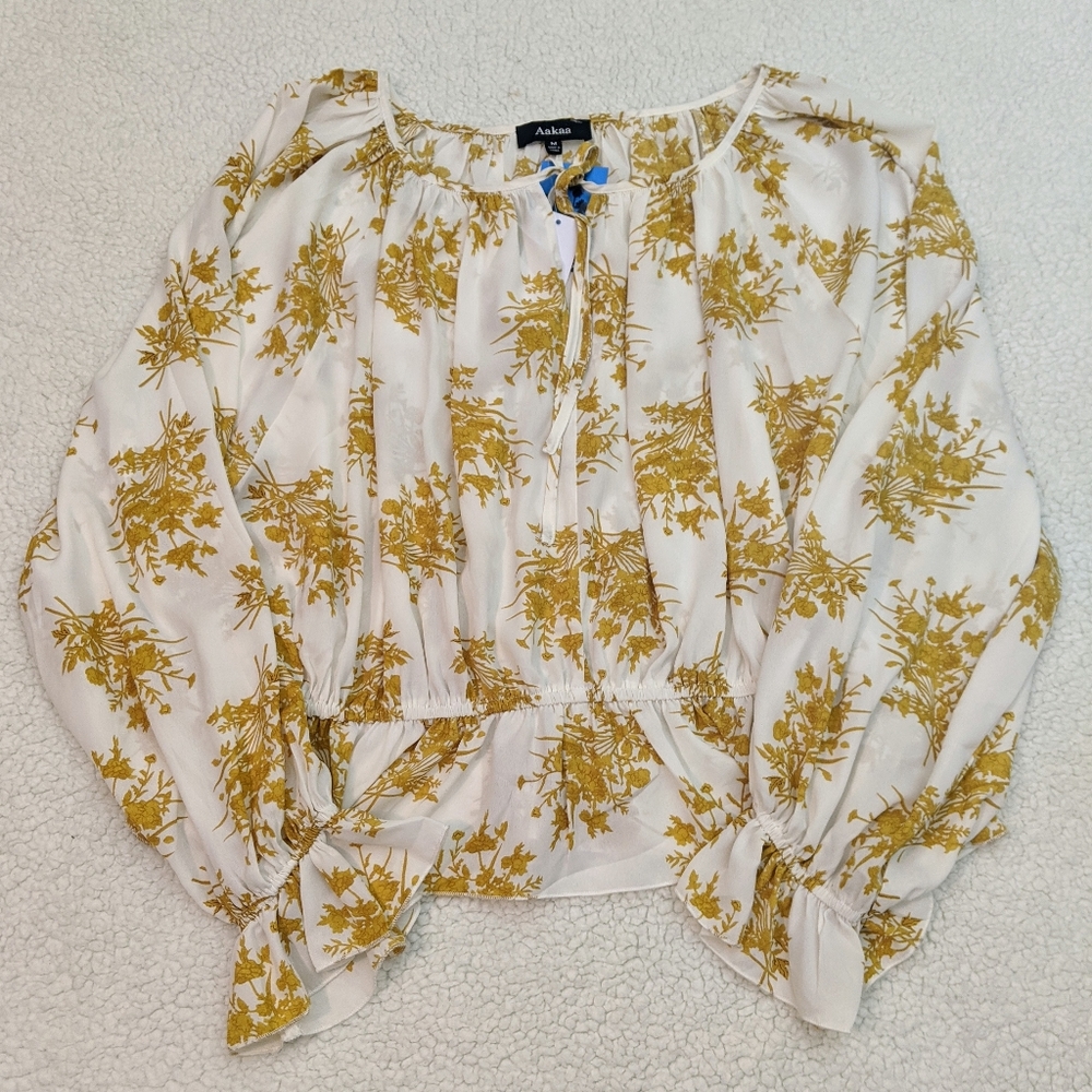 NWT Boutique Floral Flowy Top Blouse sz Med